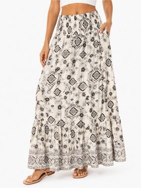 Francesca’s Maxi Skirt Black White Floral Medallion Print Boho Tiered Ruffle